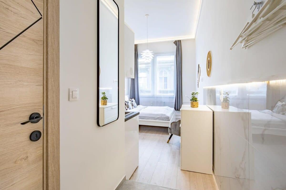 Ultra Central - New - Comfy Studio Boedapest Buitenkant foto